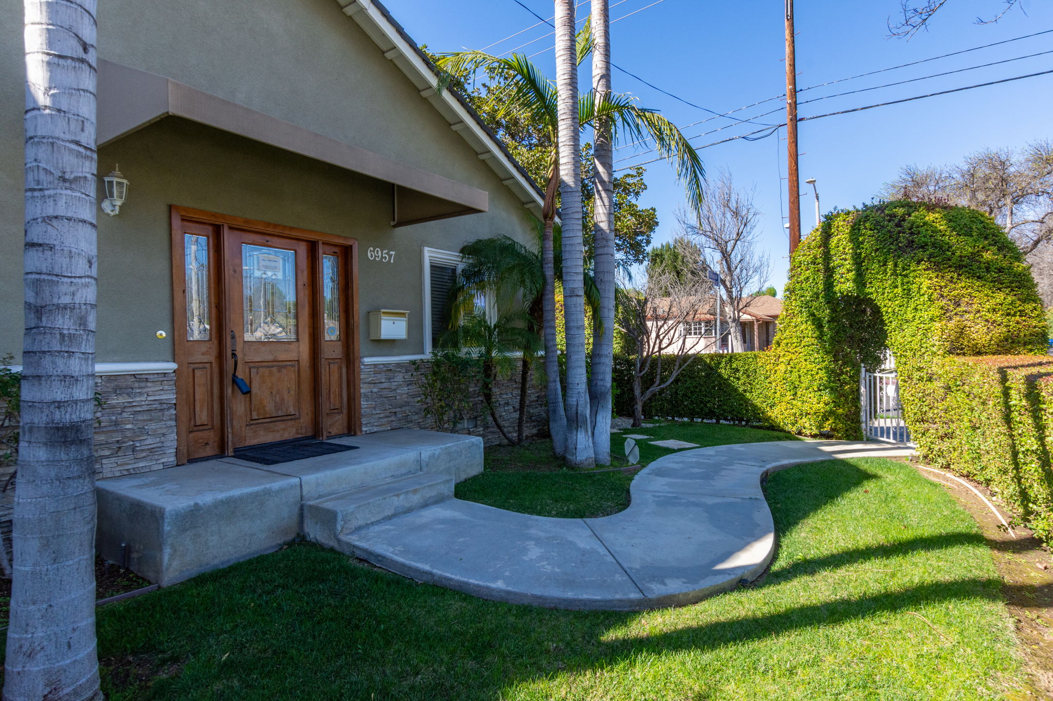 6957 Enfield Pic